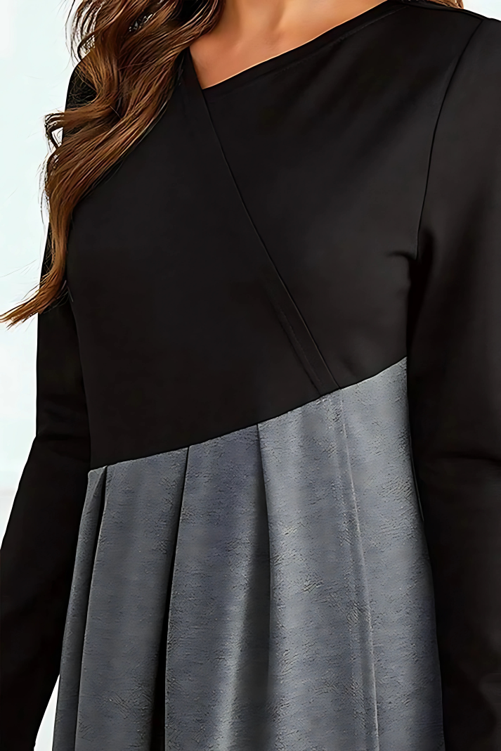 Aurora's Maxi Dress with Flattering Fit and Sleeves