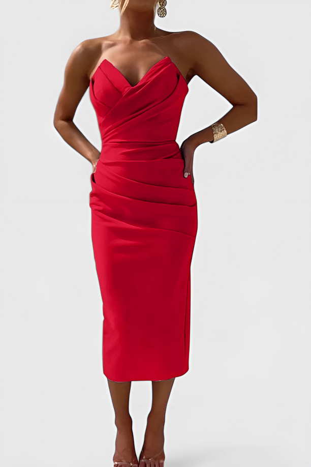 Jolie's Strapless Dress with Open Back and Flowing Silhouette