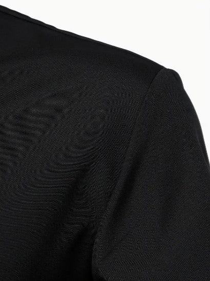 Simmone's Casual Button-Down Shirt with Contrast Collar Trim