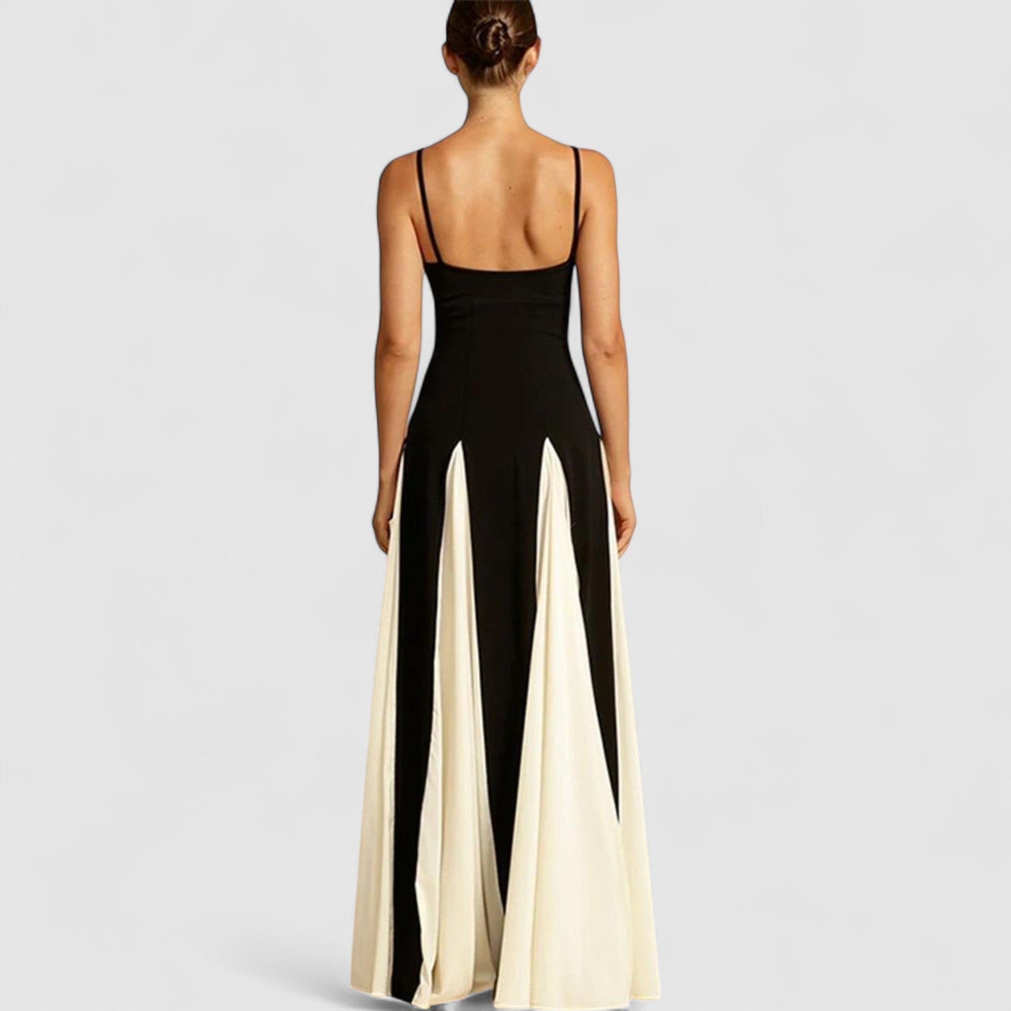 Ivy’s Maxi Dress with Elegant Contrast and Adjustable Straps